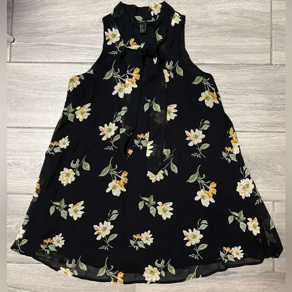 Forever 21 Women’s Small Black Floral Print Short  Flowy Sleeveless Shirt Dress